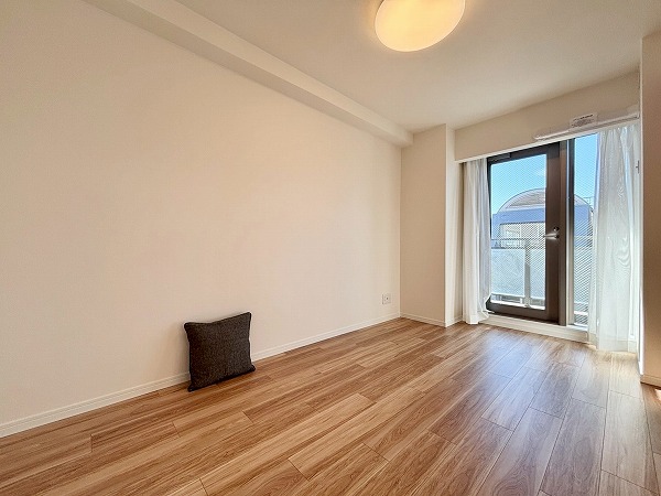 レジェンド池袋_日当たり良好な洋室の写真