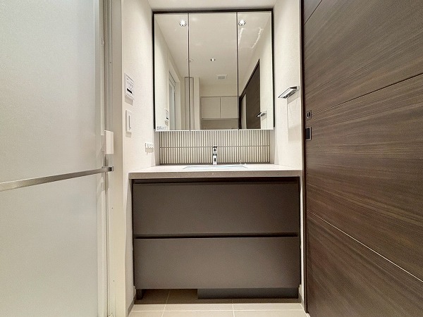 プレミスト神楽坂_清潔感のあるパウダールームの写真