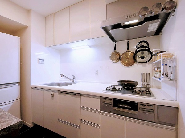 代々木ヒルズ_清潔感のあるキッチンの写真