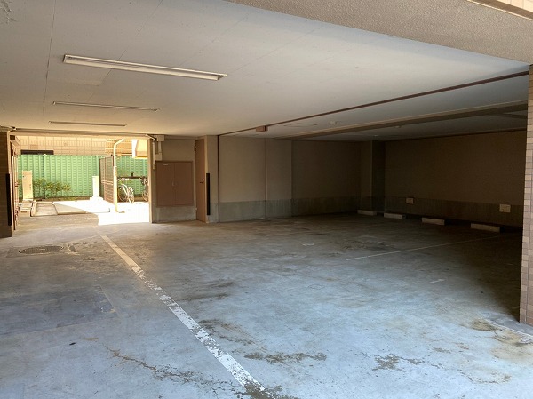 朝日シティパリオ高輪台A館 駐車場