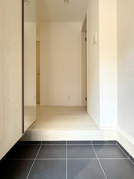 世田谷区若林5-41-5_玄関の写真