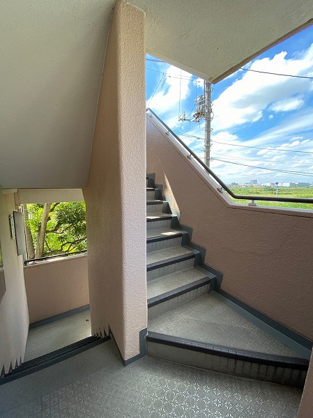 ハイネス尾山台_階段の写真