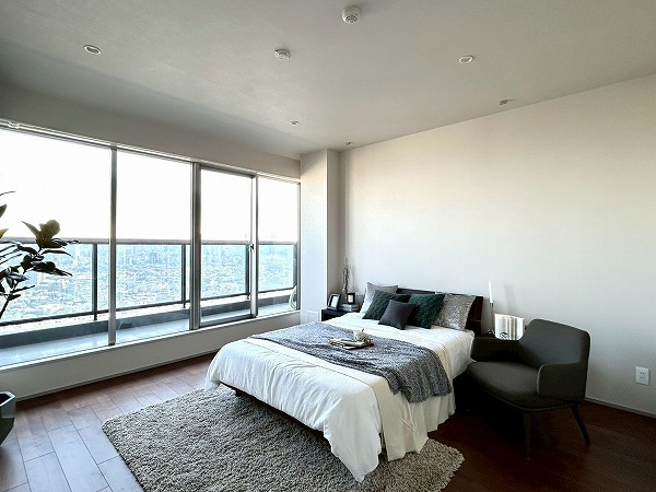 中野サンクォーレ_眺めの良い約10.7帖の洋室の写真