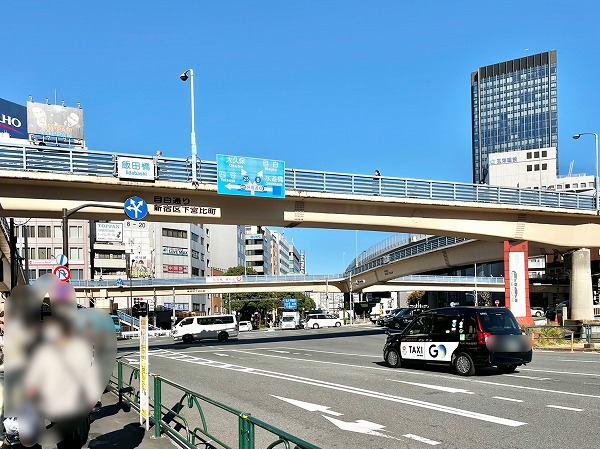 飯田橋駅前大通り