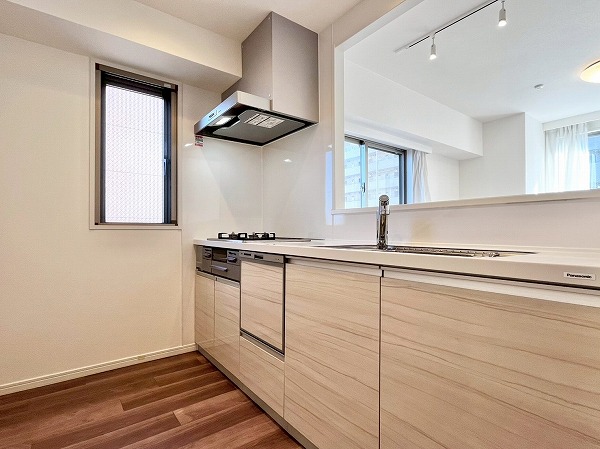 サンクタス池袋ベルマージュ_ペニンシュラタイプのキッチンの写真