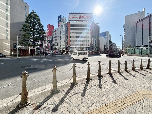 駅前の交差点