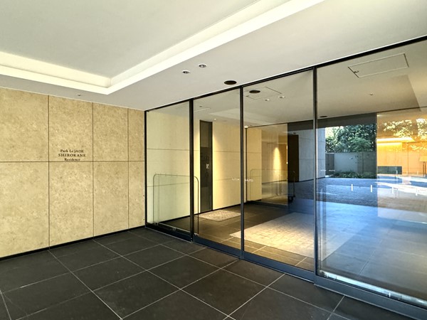 パークレ・ジェイド白金レジデンス エントランス