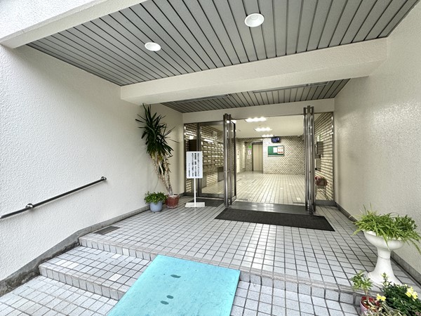 クレール三田　エントランス