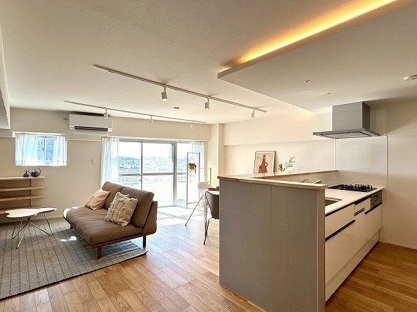 オーク荻窪マンション_ゆとりのあるリビングダイニングキッチンの写真