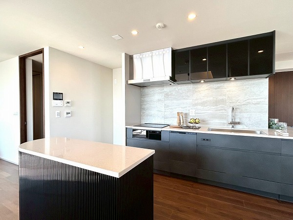 中野サンクォーレ_広々としたキッチンの写真