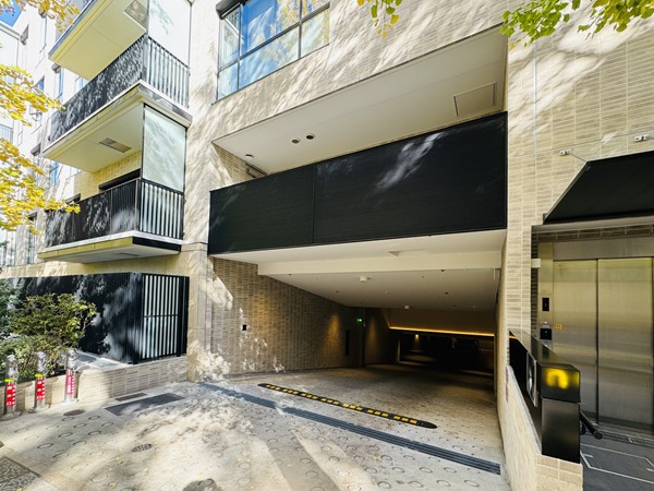 パークレ・ジェイド白金レジデンス 駐車場