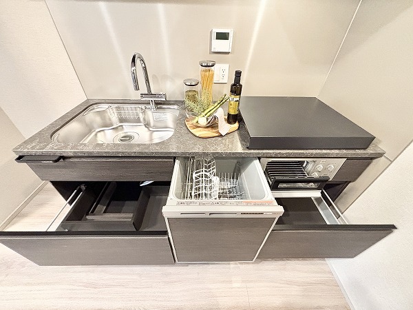 アトラス青山レジデンシャル_使い勝手のいいキッチンの写真