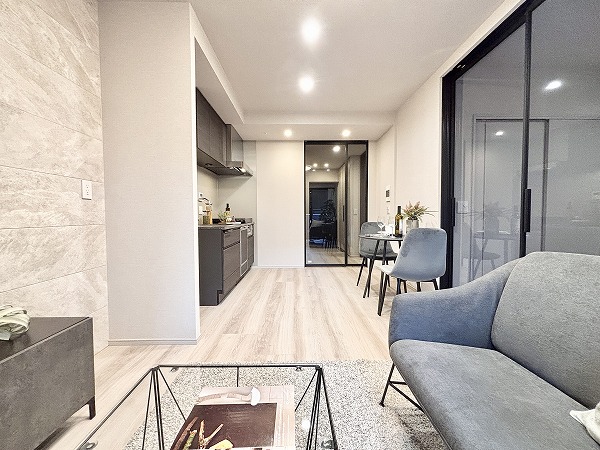 アトラス青山レジデンシャル_一部リノベされたお部屋の写真