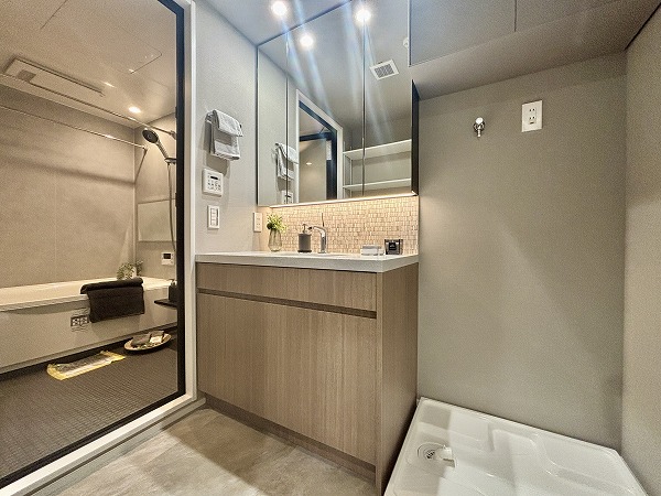 サンビューハイツ渋谷_清潔感のある洗面化粧台の写真