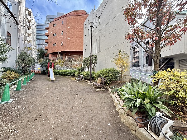 千駄ヶ谷三丁目遊び場