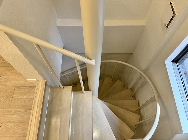 菱和パレス島津山_階段の写真1