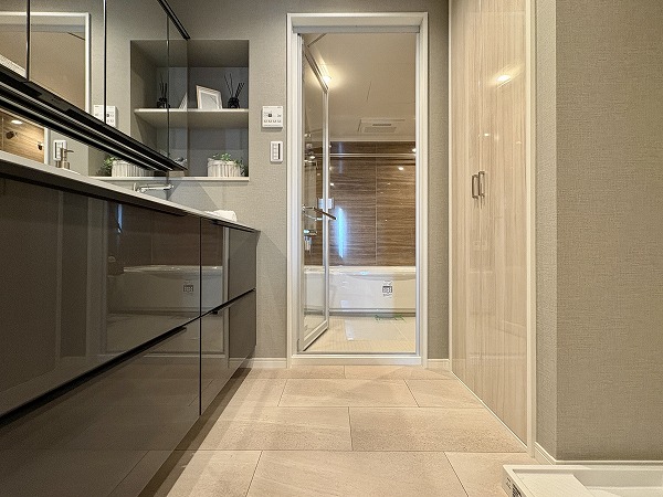 パークタワー東京フロント_広々としたパウダールームの写真1