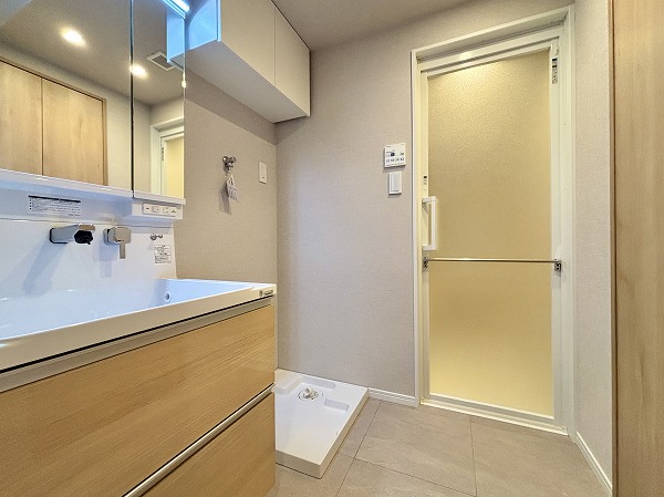 第32宮庭マンション_清潔感のあるパウダールームの写真