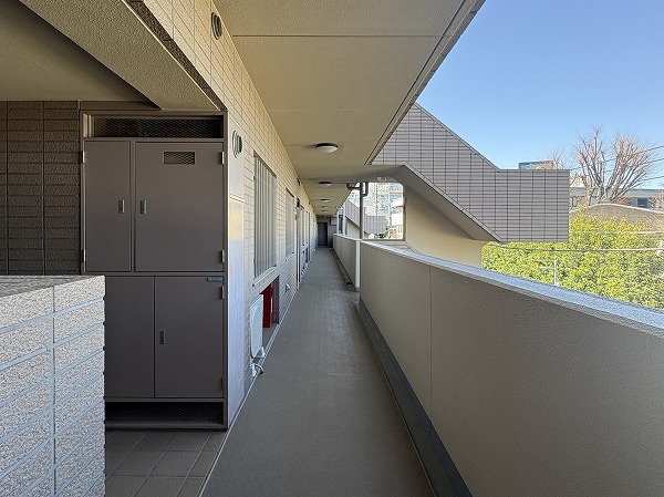 ファミールヒルズ目黒東山　外廊下