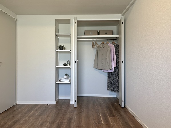 ファミールヒルズ目黒東山_約6.0帖の洋室収納の写真