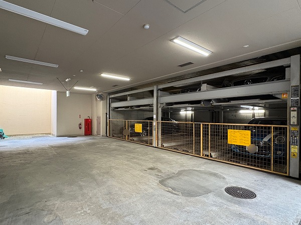 ファミールヒルズ目黒東山　駐車場