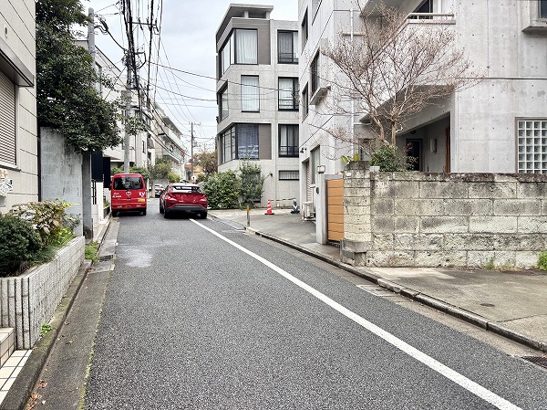 マンション小石川までの道