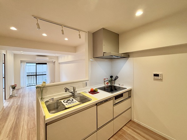 マンション小石川_ゆとりあるリビングダイニングキッチンの写真