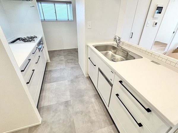 セントラル経堂_リノベーション済みのキッチンの写真