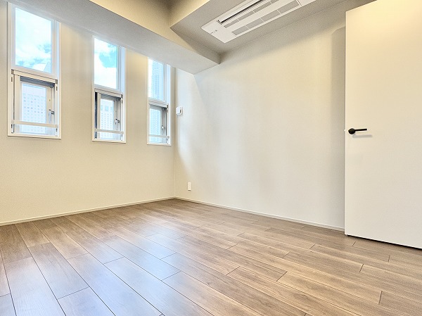 ラコント新宿セントラルパークアパートメント_落ち着ける雰囲気のお部屋の写真