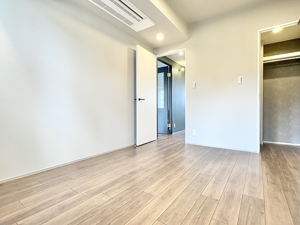 ラコント新宿セントラルパークアパートメント_仕事部屋にぴったりなお部屋の写真