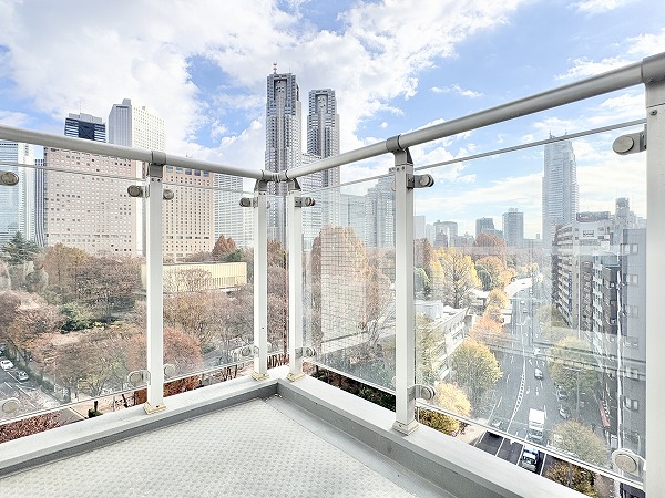 ラコント新宿セントラルパークアパートメント_バルコニーの写真1