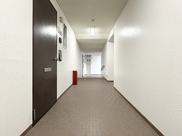 代々木ロイヤルマンション_内廊下の写真