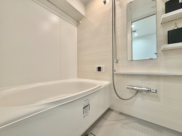 上町マンション_綺麗なバスルームの写真