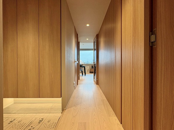 駒場パーク・ホームズ_関廊下の写真