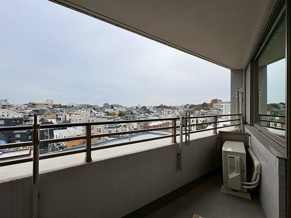 駒場パーク・ホームズ_バルコニーの写真