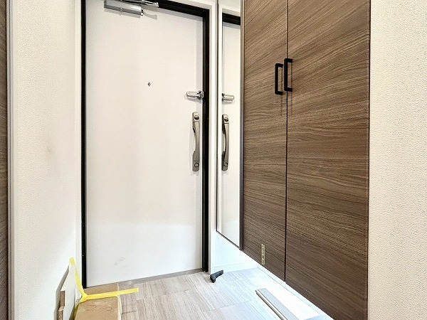 シェトワ代々木_明るい玄関の写真