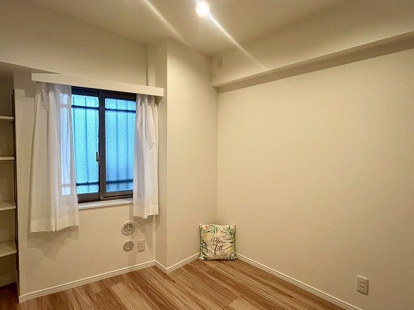 ヴィーナ・パルテール_約4帖のコンパクトな洋室の写真