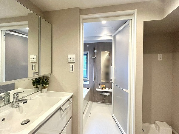 ヴィーナ・パルテール_清潔感のあるパウダールームの写真