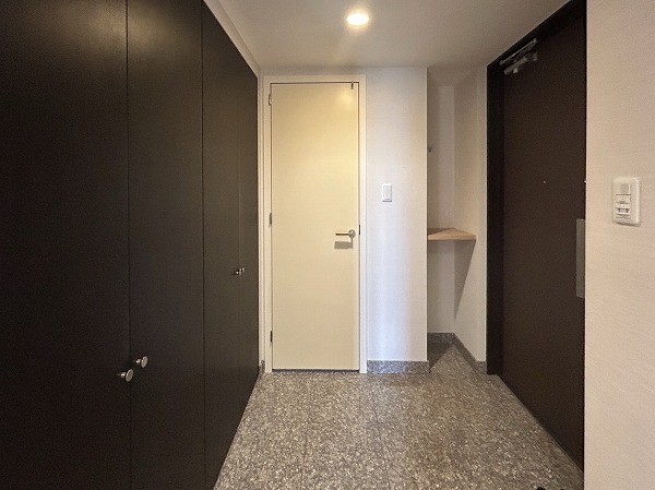 深沢ハウス_玄関の写真