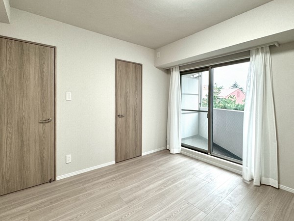 アビテ白金台_ウォークインクローゼットがある洋室の写真