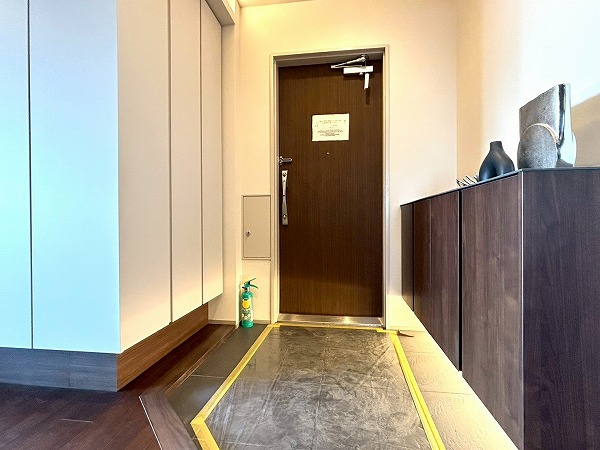 中野サンクォーレ_お洒落な玄関の写真