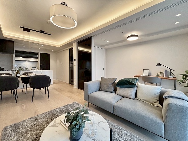 パークシティ中央湊ザタワー_お洒落なリビングダイニングキッチンの写真