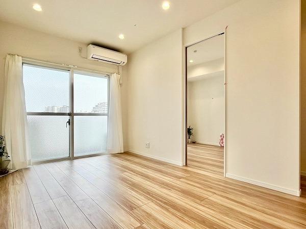 グレイスコート池尻大橋_明るいリビングダイニングキッチンの写真