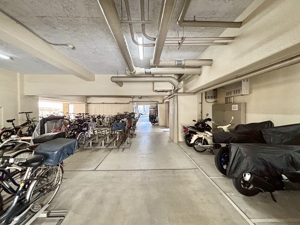 新大塚共同住宅 車両置き場