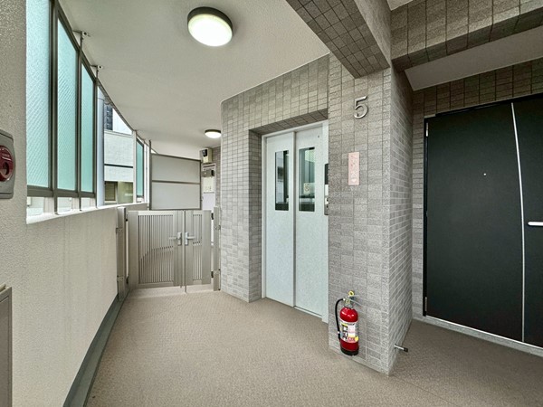 アビテ白金台　外廊下