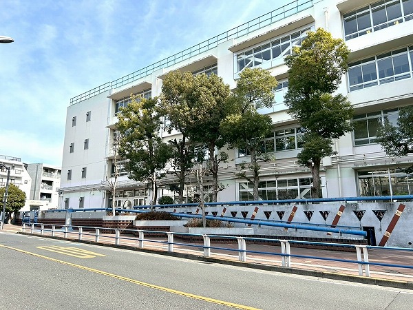 世田谷区立梅丘中学校