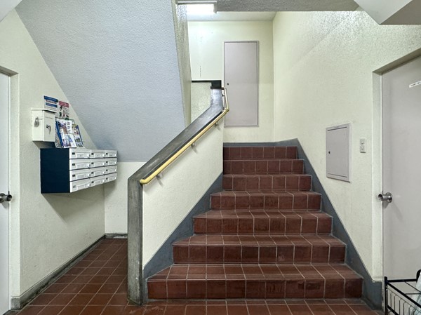 サンクレスト大森 内階段