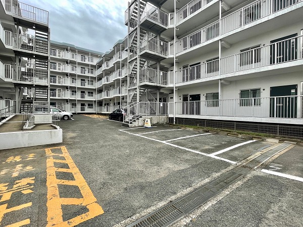 メイツ桜新町　駐車場