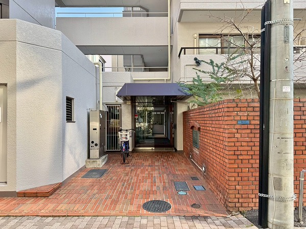 ライオンズマンション神楽坂第2_アプローチの写真