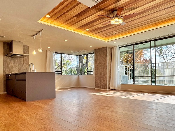 パークコート山王_南向きのリビングダイニングキッチンの写真